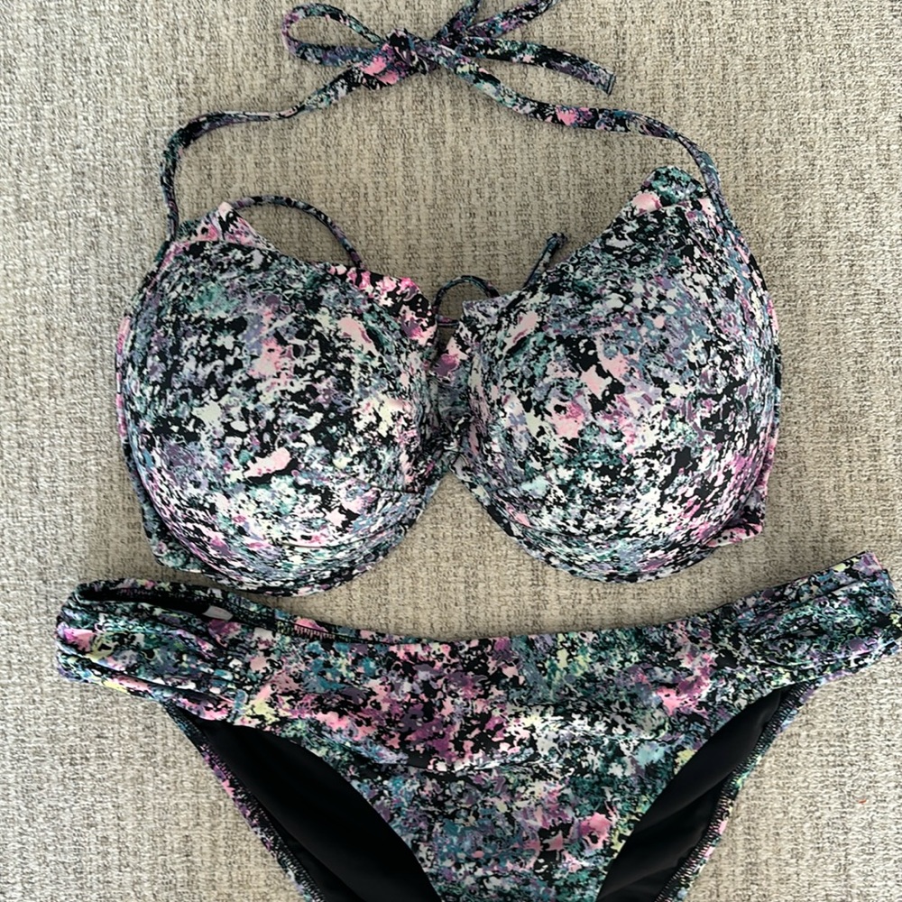 Victoria’s Secret 2 piece excellent condition